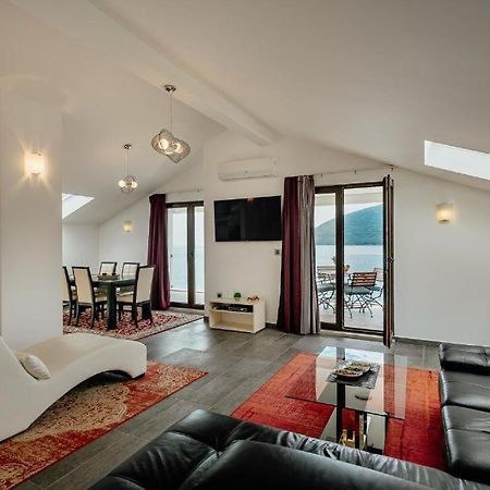 Apartments Joy Херцег Нови Екстериор снимка