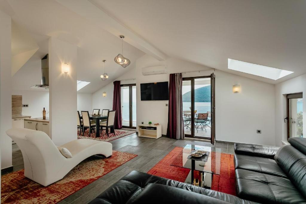 Apartments Joy Херцег Нови Екстериор снимка