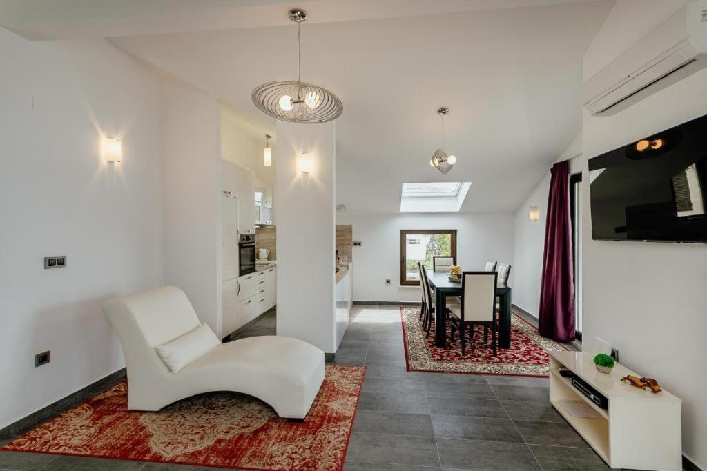 Apartments Joy Херцег Нови Екстериор снимка