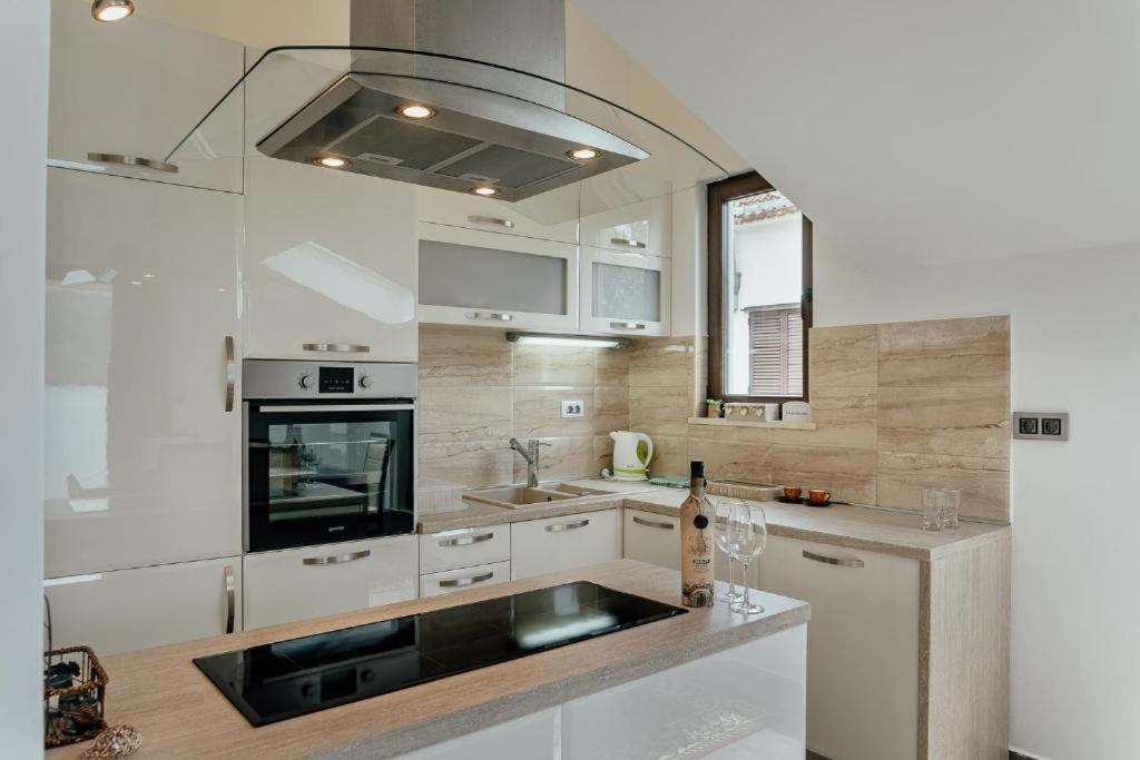 Apartments Joy Херцег Нови Екстериор снимка