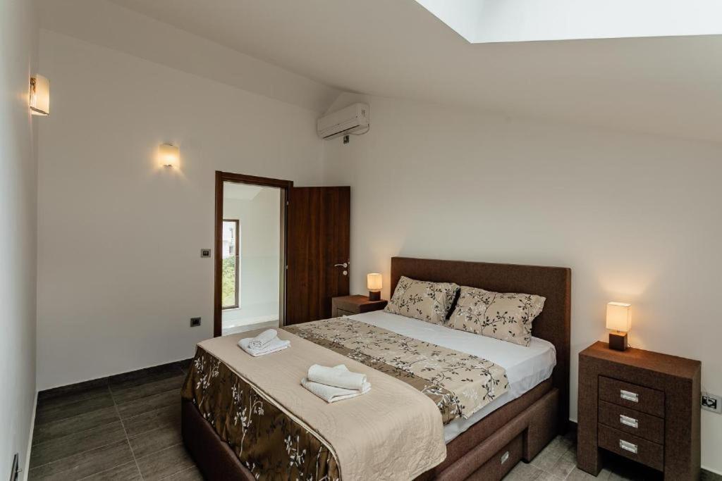 Apartments Joy Херцег Нови Екстериор снимка