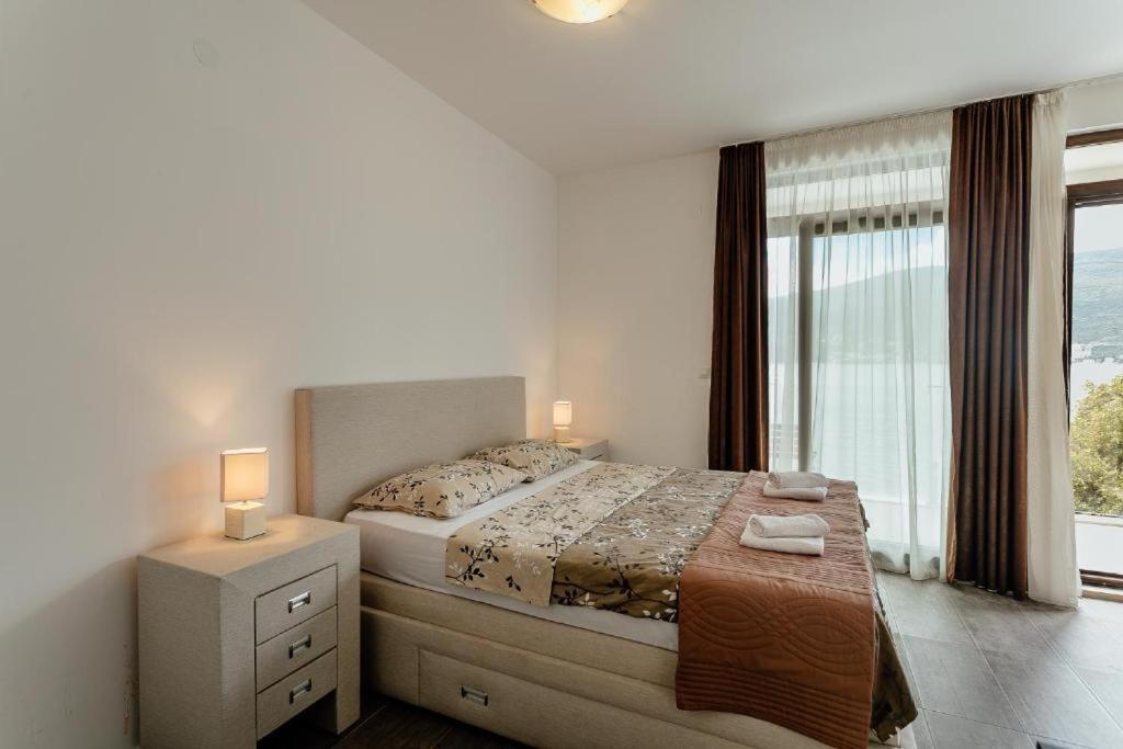 Apartments Joy Херцег Нови Екстериор снимка