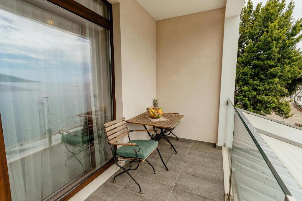 Apartments Joy Херцег Нови Екстериор снимка