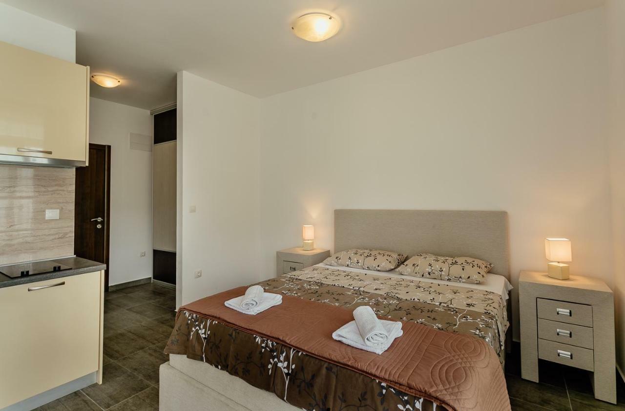 Apartments Joy Херцег Нови Екстериор снимка