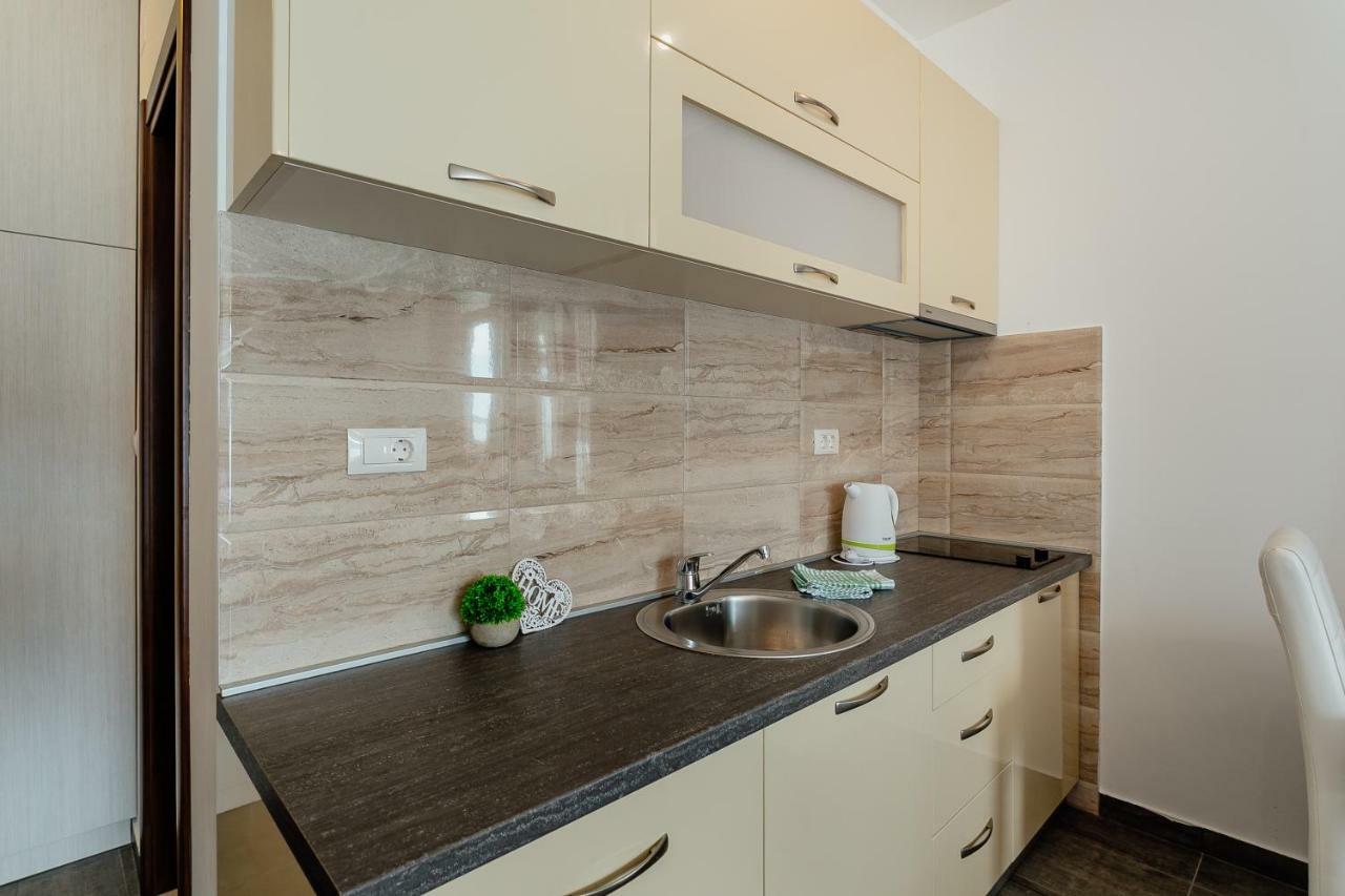 Apartments Joy Херцег Нови Екстериор снимка