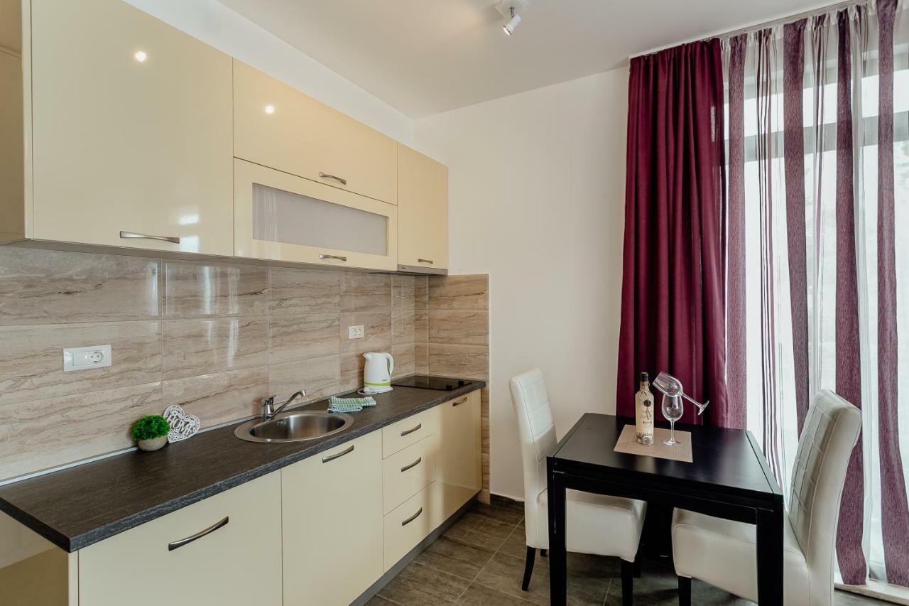 Apartments Joy Херцег Нови Екстериор снимка