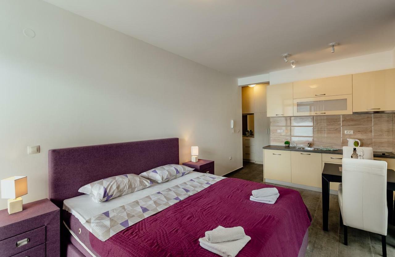 Apartments Joy Херцег Нови Екстериор снимка